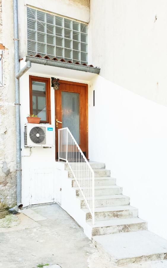 Apartman Kyra Pula Exterior foto
